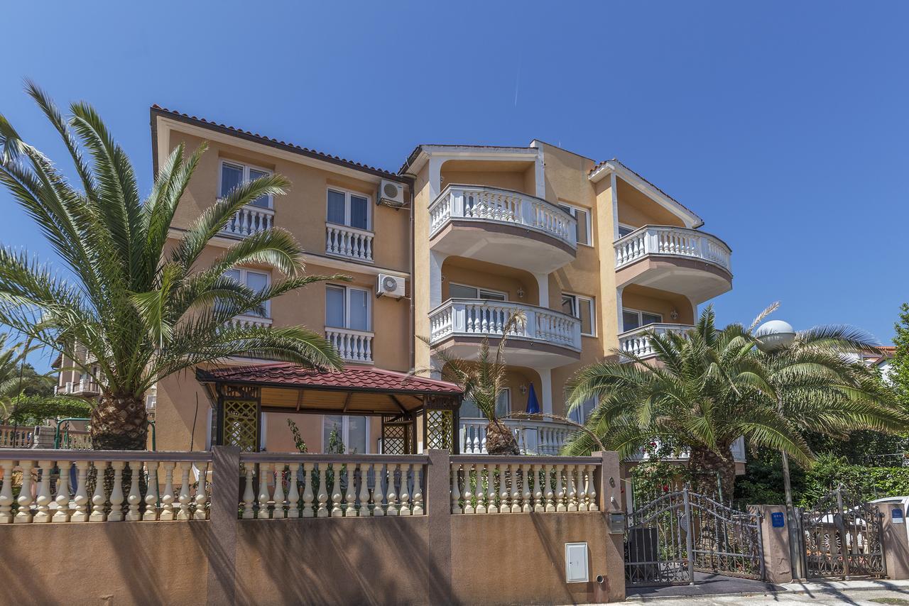 Apartments Canaria بولا المظهر الخارجي الصورة