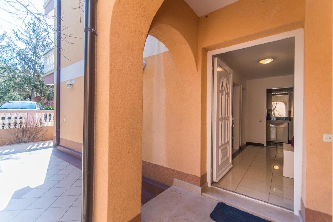 Apartments Canaria بولا المظهر الخارجي الصورة